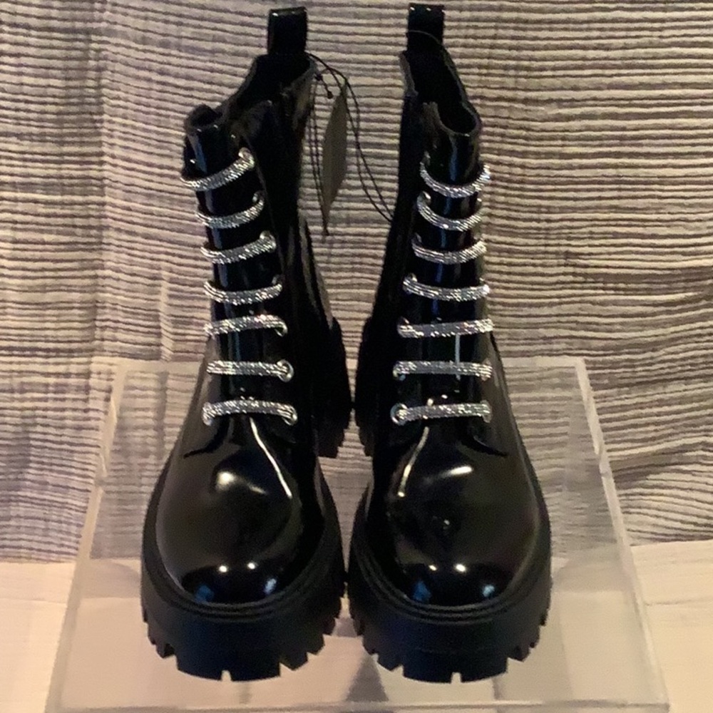 Platform shiny boots